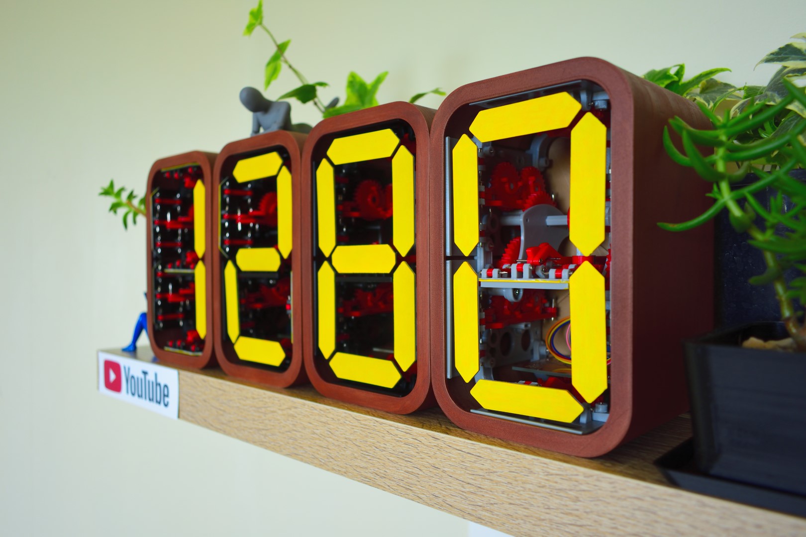 BUILD A  SUBSCRIBER COUNT DISPLAY! Powered by the Raspberry