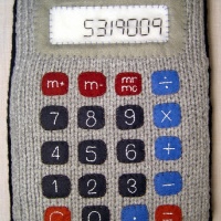 HOW TO – Make a knitted calculator