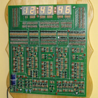 Transistor clock kit uses no chips