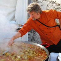 The Paella Man in a Throwdown