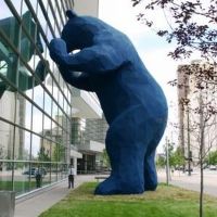 Lawrence Argent’s big blue bear