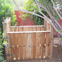 Pallet-based compost bin