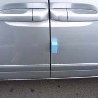 Anti bump device for car doors keeps you scratch free