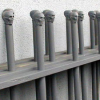 DIY: Halloween Graveyard Fence