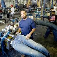 How distressed jeans are made