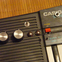 Circuit bent Casio keyboard makes some noise