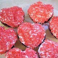 Make heart shaped cupcakes without a special pan