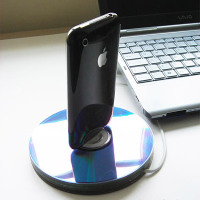 Upcycle CD iPhone Dock
