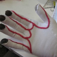 How-To: Pressure-sensitive glove fingertips