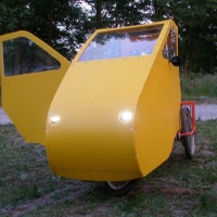 Paul Elkins’ bikes, trikes, and mobile homes for birds