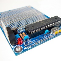 Arduino-compatible prototyping board