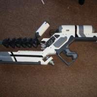 District 9 SPLAT gun replica prop