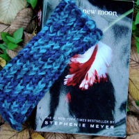 Knifty Knitter Loom-Along: Alice Wrist Warmers – Checkin’ In and Q&As