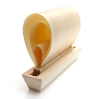 Japanese wooden humidifier has no moving parts