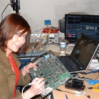 MacGyver of the Day: Electronics Hacker Jeri Ellsworth – Makers @ Lifehacker