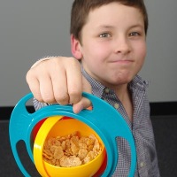 Gimbal-mounted kid’s snack bowl