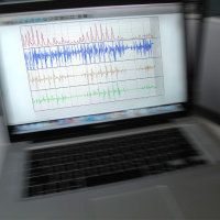 Distributed earthquake monitoring using laptop accelerometers