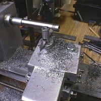 Gingery-style homemade metal lathe builds