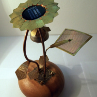 Solar garden lamp