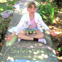 Sylvia’s Super Awesome Mini Maker Show: Sidewalk Chalk