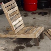 Pallet Chair – Tiny Yellow House