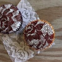 Lace Stenciled Cupcakes