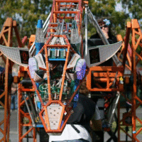 Russell the Electric Giraffe at Maker Faire