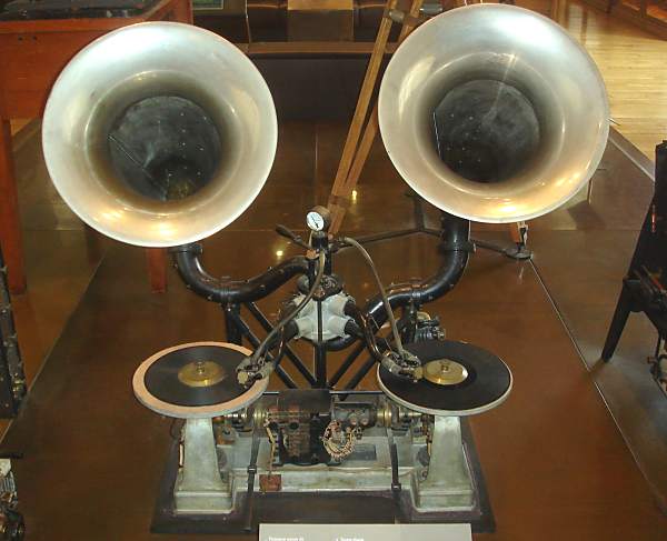 chronophone: first-ever mixer and crossfader, 1910 make: