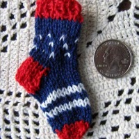 How-To: Patriotic Mini Knit Sock Pin