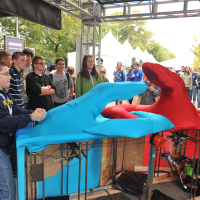 Maker Faire New York: Giant Mechanical Thumb Wars