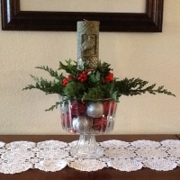 Easy Holiday Centerpiece