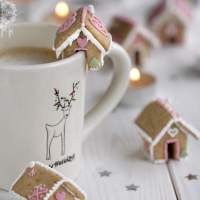 How-To: Bite-Sized Gingerbread Houses