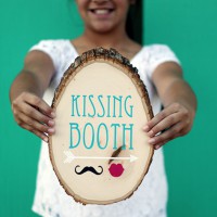 Valentine’s Day Kissing Booth Sign