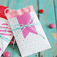 How-To: Mini Paper Pocket Valentines