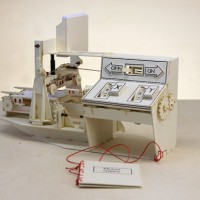 Niklas Roy’s Cardboard Plotter