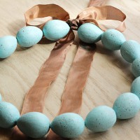 How-To: Speckled Egg Wreath