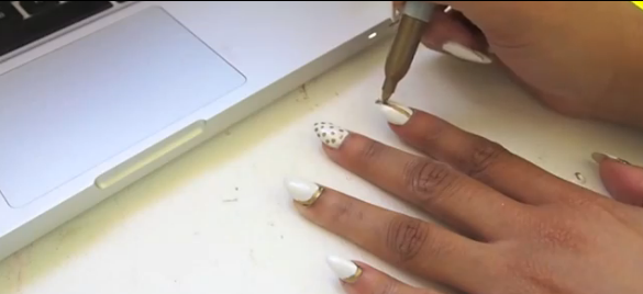 VIDEO: Metallic Nail Art