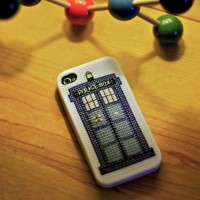 TARDIS iPhone Case Cross-Stitch Pattern