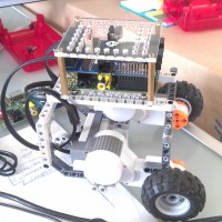 BrickPi Controls Mindstorms Bots With a RasPi