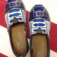 How-To: R2-D2 TOMS Makeover