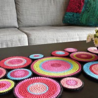 How-To: Mod Plastic Canvas Table Runner