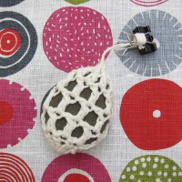 How-To: Crocheted Stone Tablecloth Weights