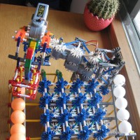 K’Nex Tic-Tac-Toe Robot