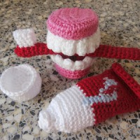 Crocheted Toothbrush-Set and False Teeth