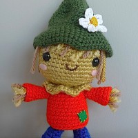 Flashback: Crochet a Scarecrow Amigurumi