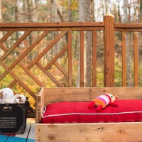 How-To: Wood Pallet Dog Bed