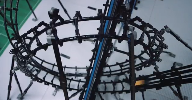 Roller Coaster Flexes the Technic Bricks
