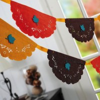 How-To: Thanksgiving Doily Bunting