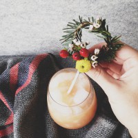 How-To: Mini Holiday Wreath Cocktail Stir Sticks