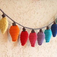 How-To: Crocheted Christmas Light Garland